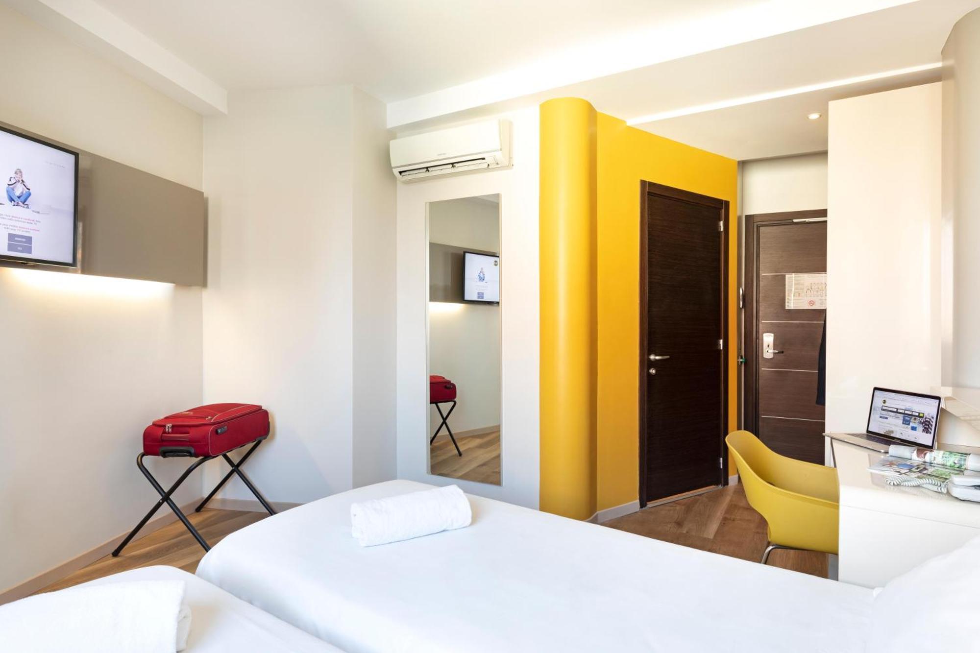 B&B Hotel Torino Esterno foto