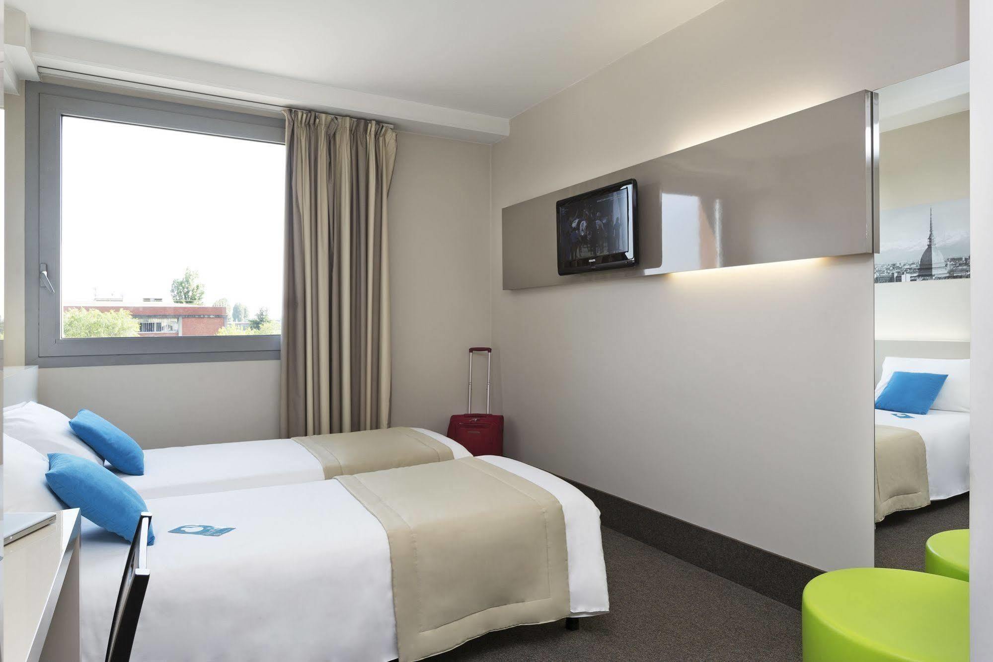 B&B Hotel Torino Esterno foto